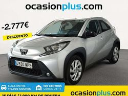 Gris Usado 2024 Toyota Aygo Play Utilitario | 12.623 € (Buen precio)