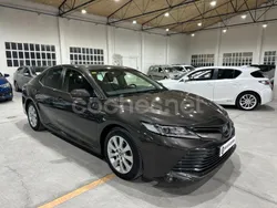 Marrón Usado 2020 Toyota Camry Business Edition Berlina | 20.990 € (Precio justo)