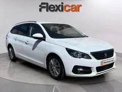 Blanco Usado 2021 Peugeot 308 Allure Familiar | 11.290 €
