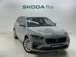Gris Usado 2025 Skoda Scala Selection Utilitario | 23.900 € (Un poco caro)