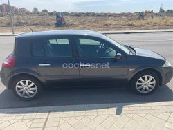 Negro Usado 2007 Renault Mégane II Dynamique Berlina | 2800 € (Precio justo)
