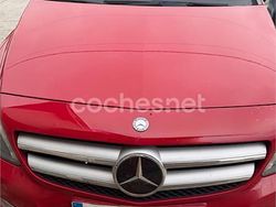Rojo Usado 2014 Mercedes B180 Monovolumen | 11.000 € (Un poco caro)