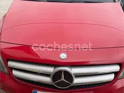 Rojo Usado 2014 Mercedes B180 Monovolumen | 11.000 € (Caro)