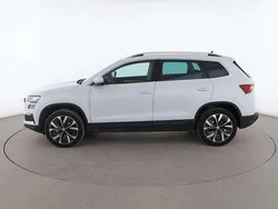 Blanco Usado 2024 Skoda Karoq Ambition SUV | 25.809 € (Precio justo)