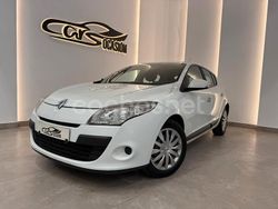 Blanco Usado 2011 Renault Mégane III Dynamique Berlina | 5999 € (Precio justo)
