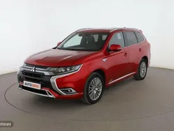 Rojo Usado 2019 Mitsubishi Outlander P-HEV SUV | 22.299 € (Un poco caro)