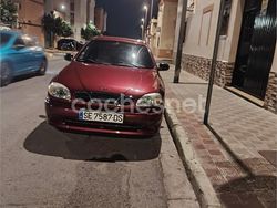Rojo Usado 2000 Chevrolet Lanos SE Berlina | 1999 €
