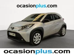 Gris Usado 2024 Toyota Aygo Play Utilitario | 13.991 € (Precio justo)