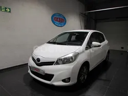 Blanco Usado 2014 Toyota Yaris Active Berlina | 8500 € (Un poco caro)
