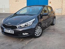 Gris / plata Usado 2015 Kia Ceed Berlina | 8900 € (Un poco caro)
