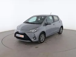 Gris Usado 2018 Toyota Yaris Hybrid Active Utilitario | 14.899 € (Precio justo)