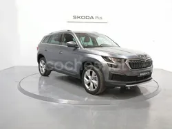 Gris / plateado Usado 2024 Skoda Kodiaq Style SUV | 41.500 € (Caro)
