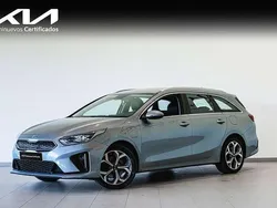 Gris Usado 2022 Kia Ceed Berlina | 18.500 € (Caro)