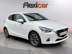 Blanco Usado 2018 Mazda 2 Luxury Berlina | 10.990 €