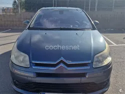 Gris / plata Usado 2006 Citroën C4 Berlina | 2000 € (Precio justo)