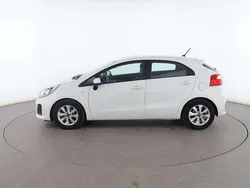 Blanco Usado 2017 Kia Rio Berlina | 10.399 € (Precio justo)