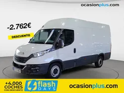 Blanco Usado 2023 Iveco Daily Berlina | 30.390 € (Precio justo)