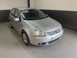 Gris / plata Usado 2007 VW Golf V Highline Berlina | 3950 € (Precio justo)