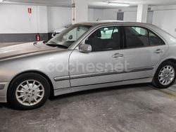 Gris Usado 2000 Mercedes E270 Elegance Berlina | 3000 €