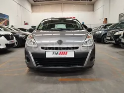 Gris / plata Usado 2012 Renault Clio III Collection Berlina | 5500 €