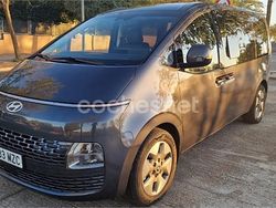 Gris / plata Usado 2025 Hyundai Staria Van | 38.000 €