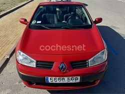 Rojo Usado 2005 Renault Mégane Cabriolet Privilege Descapotable | 3150 € (Buen precio)
