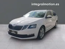 Blanco Usado 2020 Skoda Octavia Ambition Familiar | 14.900 € (Precio justo)