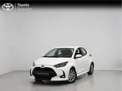Blanco Usado 2024 Toyota Yaris Hybrid Active Monovolumen | 19.900 € (Precio justo)