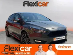 Gris / plata Usado 2018 Ford Focus ST-Line Berlina | 12.490 € (Buen precio)
