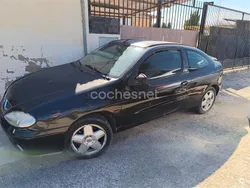 Azul Usado 2001 Renault Mégane Coupé Expression Coupe | 1300 €