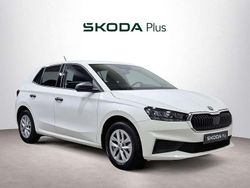 Blanco Usado 2024 Skoda Fabia Essence Utilitario | 15.990 € (Precio justo)
