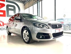 Gris / plata Usado 2021 Peugeot 308 Active Familiar | 9980 € (Buen precio)