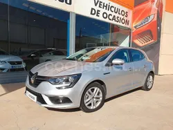 Gris / plata Usado 2021 Renault Mégane IV Life Berlina | 11.900 € (Buen precio)