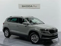 Gris / plateado Usado 2024 Skoda Karoq Selection SUV | 27.200 € (Precio justo)