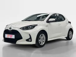 Blanco Usado 2021 Toyota Yaris Hybrid Active Berlina | 19.900 € (Precio justo)