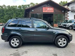 Gris Usado 2004 Toyota RAV4 Sol SUV | 8999 € (Precio justo)
