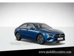 Azul Nuevo 2025 Mercedes A180 Berlina | 33.790 € (Buen precio)