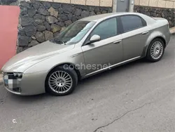 Beige Usado 2007 Alfa Romeo 159 Distinctive Berlina | 6500 €