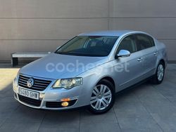 Gris / plata Usado 2008 VW Passat Highline Berlina | 4290 € (Precio justo)