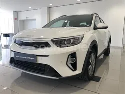 Blanco Usado 2024 Kia Stonic SUV | 18.790 € (Un poco caro)