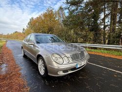 Beige Usado 2004 Mercedes E220 Elegance Familiar | 5900 € (Un poco caro)