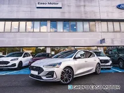 Gris Usado 2023 Ford Focus ST-Line X Berlina | 28.490 € (Caro)