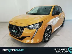 Amarillo Usado 2023 Peugeot 208 Allure Utilitario | 16.500 € (Precio justo)