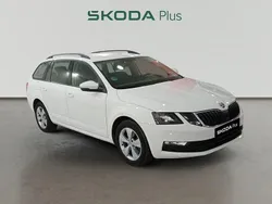 Blanco Usado 2020 Skoda Octavia Ambition Familiar | 15.990 € (Precio justo)