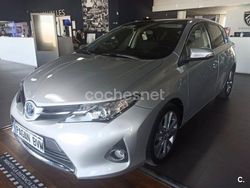Gris / plata Usado 2013 Toyota Auris Hybrid Advance Berlina | 15.000 € (Caro)