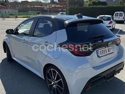 Gris / plata Usado 2025 Toyota Yaris Hybrid Plus Berlina | 23.000 € (Precio justo)