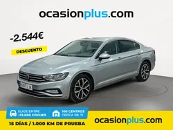Gris / plata Usado 2020 VW Passat Executive Berlina | 26.990 € (Caro)