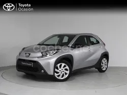 Gris / plata Usado 2024 Toyota Aygo Play Utilitario | 15.990 € (Un poco caro)