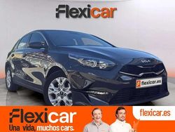 Gris Usado 2023 Kia Ceed Berlina | 17.590 € (Buen precio)