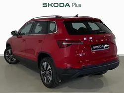 Rojo velvet metalizado Usado 2024 Skoda Karoq Selection SUV | 27.550 € (Un poco caro)